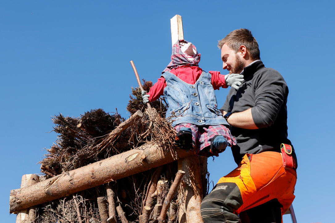 Kinder bauen Funken in Schaanwald