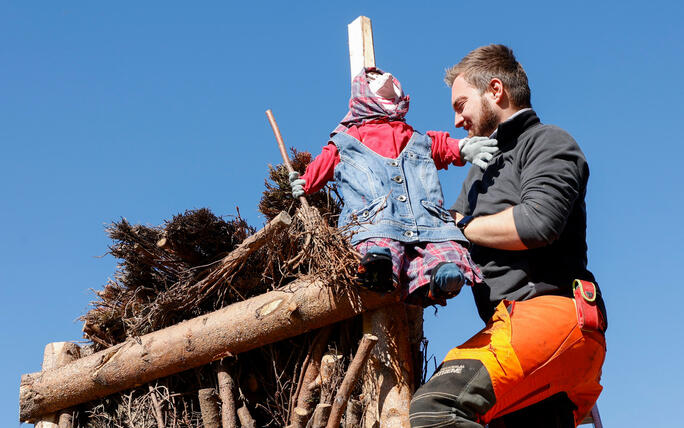 Kinder bauen Funken in Schaanwald