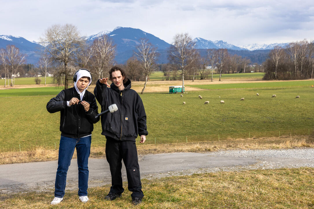 Beim Besuch des Dreiländerecks ergab sich die perfekte Gelegenheit für das Shooting zum Bericht. Die kalte «Biese» fegte unbarmherzig über die Felder.